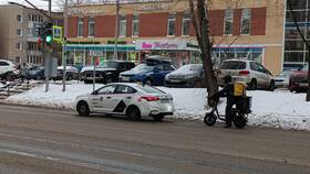 Из чего складывается зарплата курьера Яндекс Еда в Tupperware